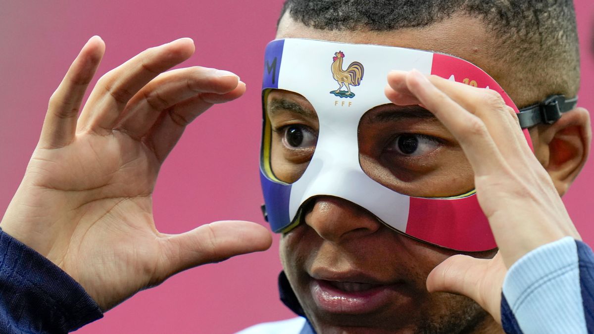 Mbappé maszkját felpróbálta egy csapattársa – elmondta, mit érzett!