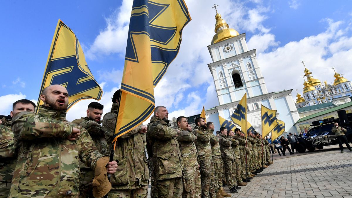 Ukrán neonáci brigádokhoz érkeznek amerikai fegyverek: A Biden-adminisztráció feloldotta az Azov alakulatokkal szembeni korlátozásokat