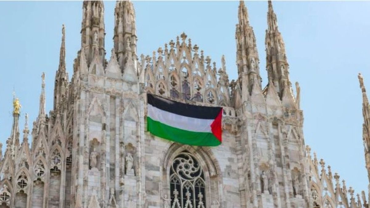 Alkotott az olasz baloldal: palesztin zászló lobog a milánói dómon – Mandiner