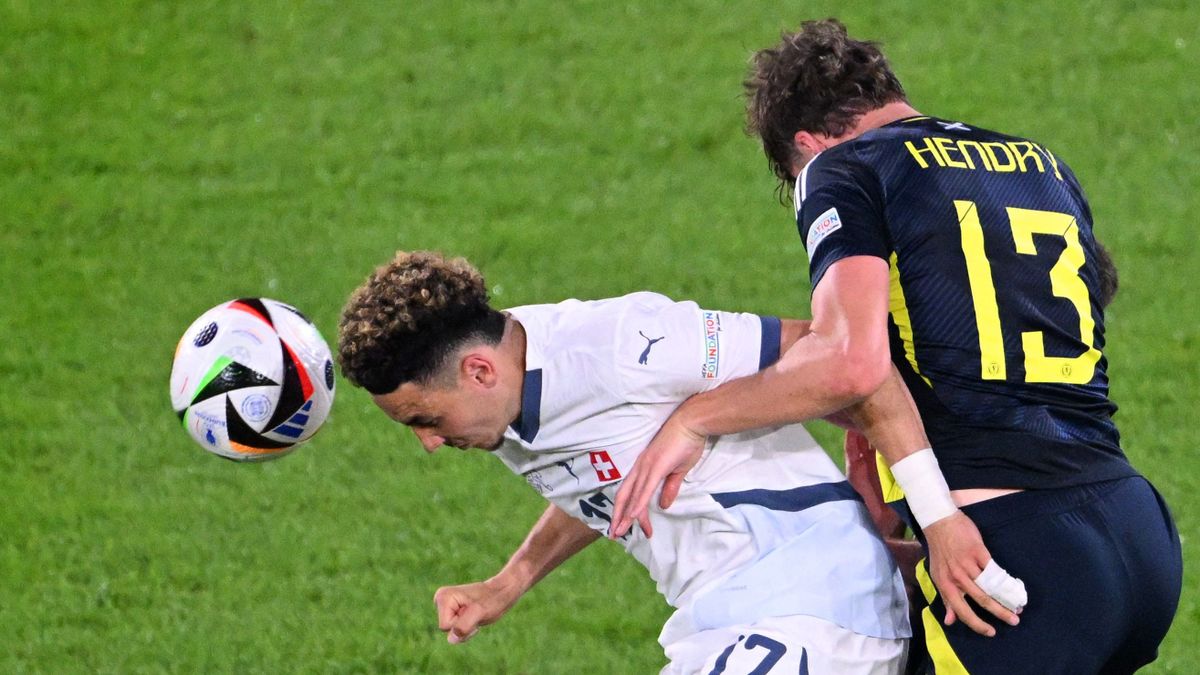 Shaqiri zsinórban a harmadik Eb-jén szerzett gólt – ikszelt egymással a skót és a svájci együttes