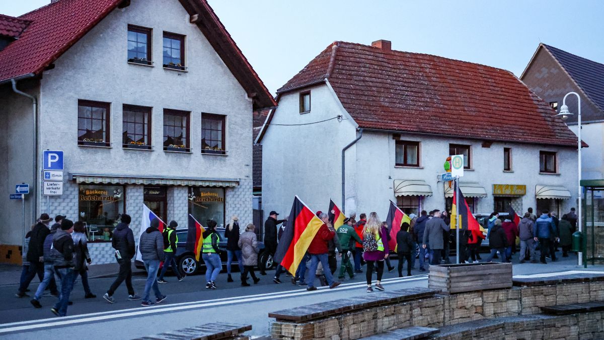 Brutális jobboldali és „szélsőjobboldali” előretörésről ír a Politico