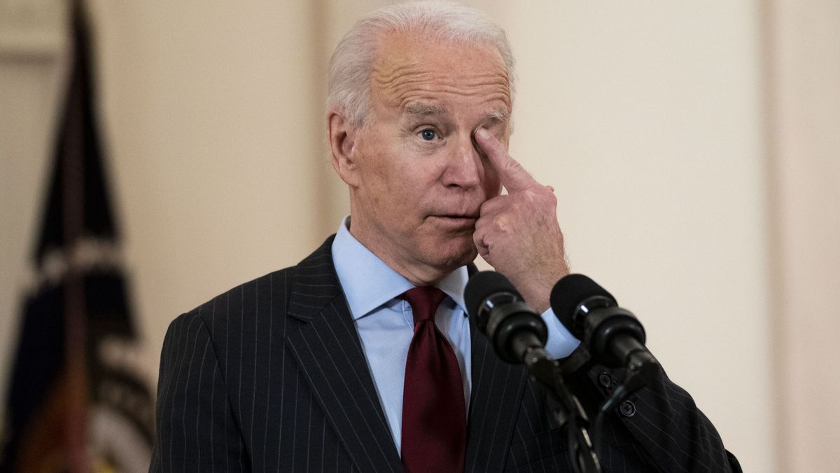 Felbolydultak a demokraták, még Joe Biden leváltása is szóba jött, noha úgy tűnik: nem szívesen engednék el az elnök kezét