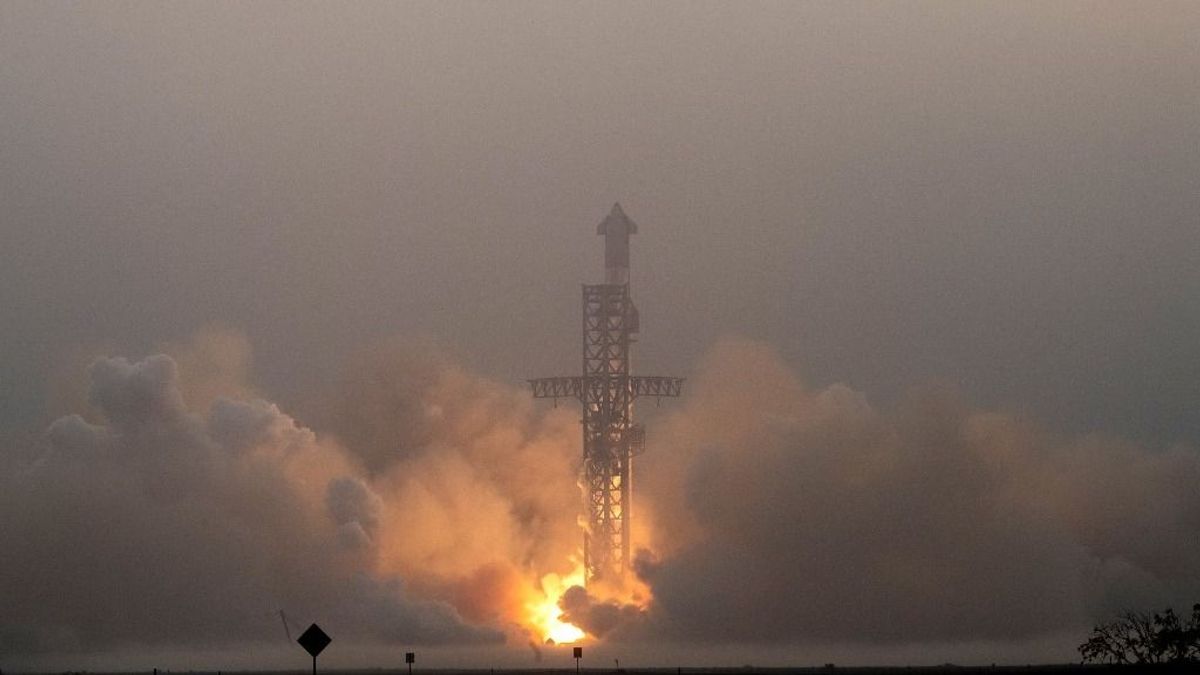 SpaceX: végrehajtotta első sikeres tesztrepülését Elon Musk legújabb űrhajója (VIDEÓ)