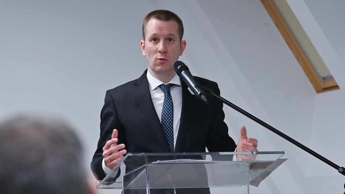Túl sok a véletlen egybeesés, ez bizony „Operation Péter Magyar”-nak tűnik – Békés Márton a Mandinernek