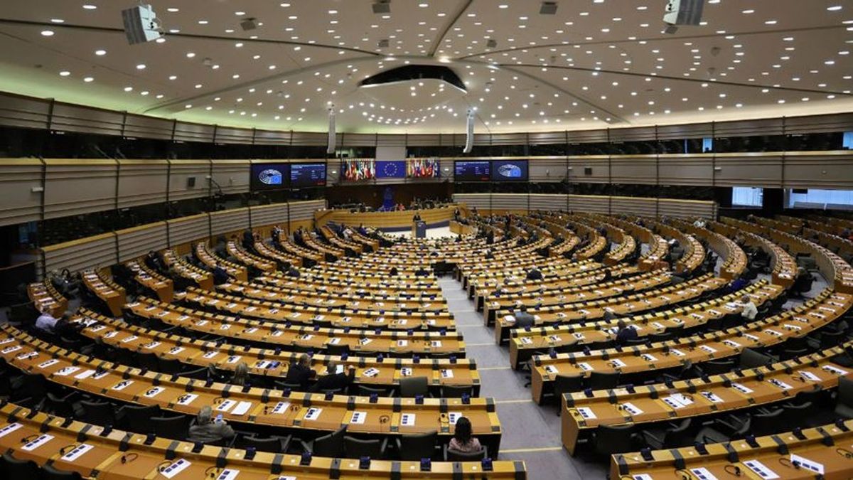 A Politico szállítja a bizonyítékot: Magyarország nem Putyin-bérenc