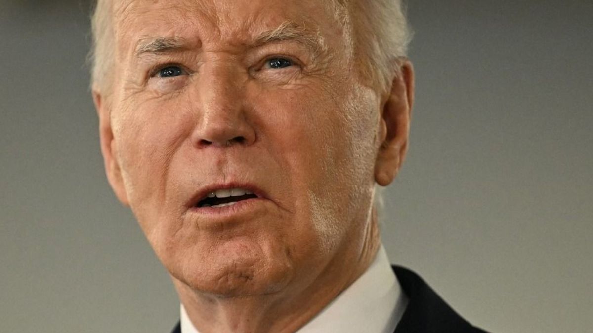 Egyre jobban rezeg a léc Joe Biden alatt