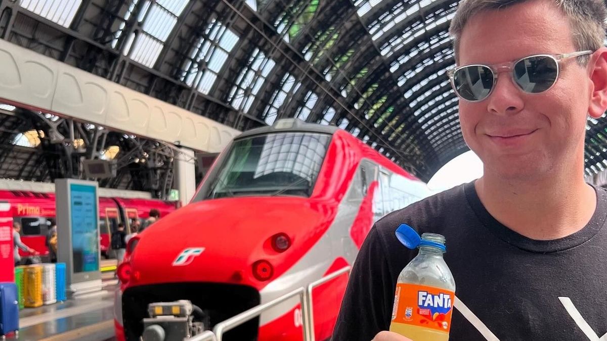 Vitézy Dávid egy Fantával üzent Lázár Jánosnak Milánóból