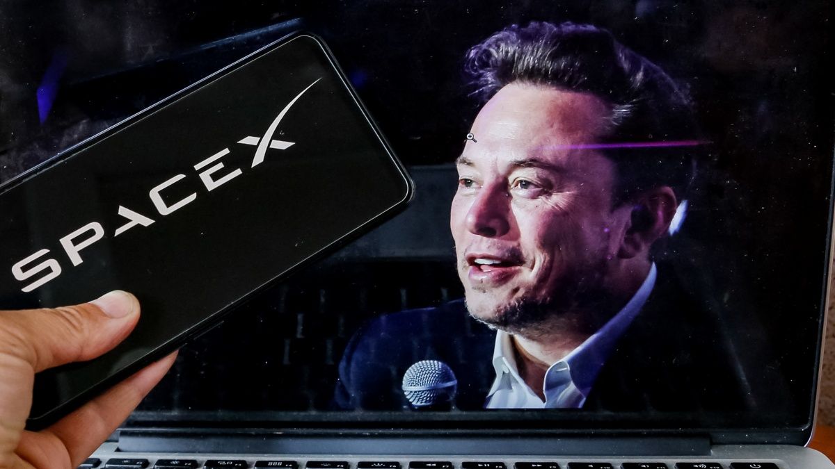 Betelt a pohár Elon Musknál az iskolai transz nyomulás miatt