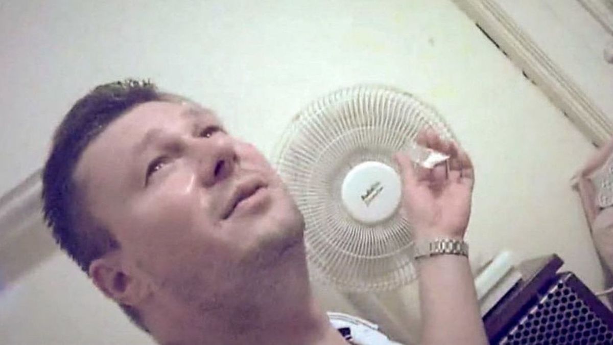 A szemünkbe röhög