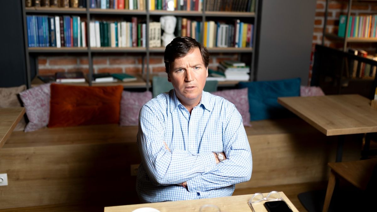Zelenszkijjel készít interjút Tucker Carlson