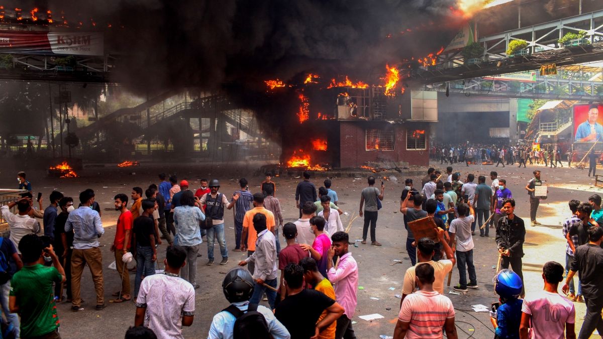 Durva zavargások törtek ki Bangladesben