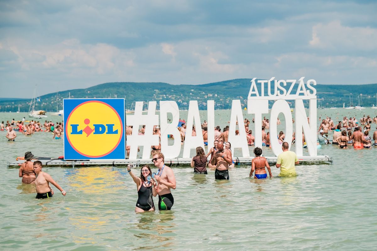 BALATON-ÁTÚSZÁS