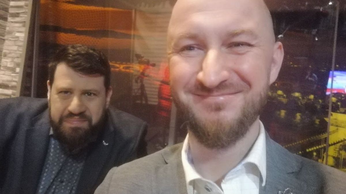 „Mégis, Robi, szerinted én ilyenkor mi az apád f.szát mondok?” – kemény hangvételű választ írt Puzsérnak Ceglédi, aki azt is felfedte, miért távozott Puzsér az Ötből