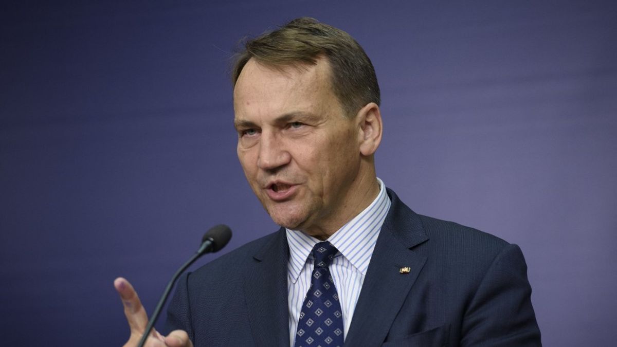 Ugyanaz a Lengyelország, ugyanaz a Tusk miniszterelnök, ugyanaz a Sikorski külügyminiszter