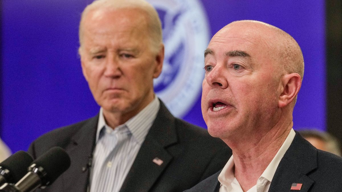 Trumpék erősebb védelmet kértek, de Biden belbiztonsági minisztere megtagadta azt