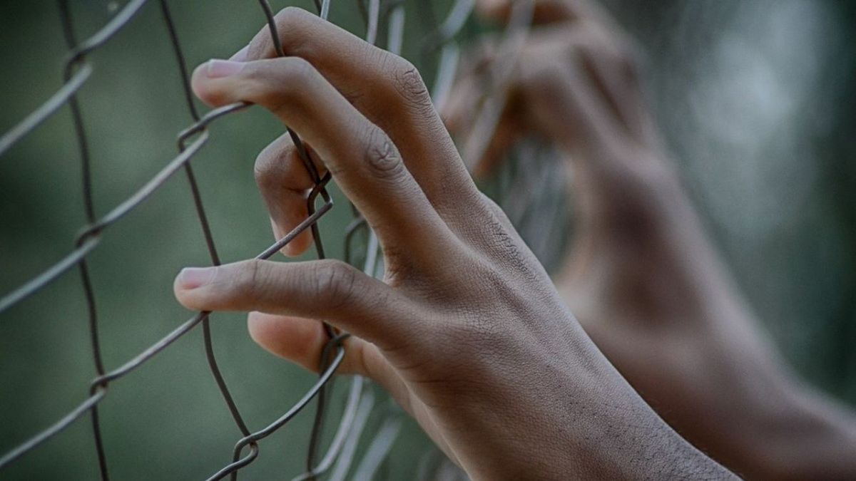 Megbontották a zárka falát a rabok Győrben, kiüríti a létesítményt a büntetés-végrehajtás