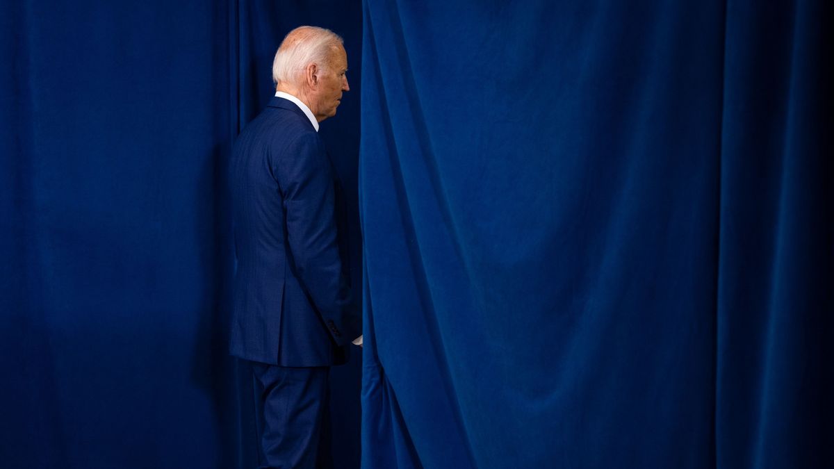 Kicsinálták Joe Bident a demokraták. Ahogy felemelték, úgy ejtették le