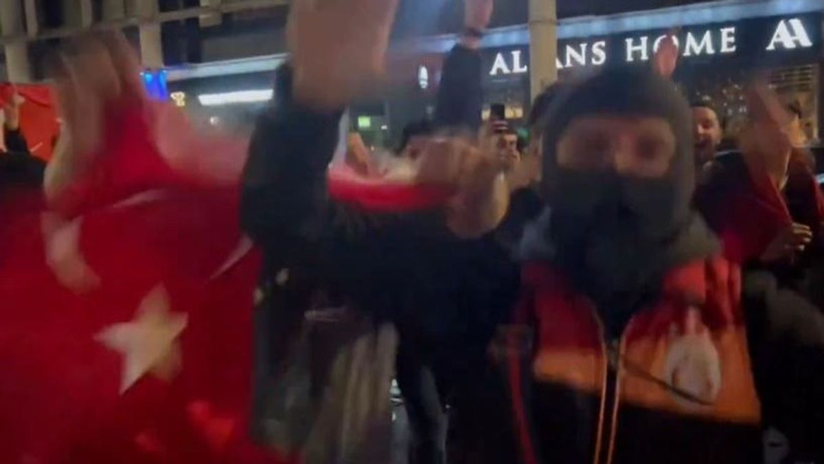 Török migránsok tomboltak a holland utcákon meccs után: „A rákos anyátokat! Kib*szott Hollandia” (VIDEÓ)
