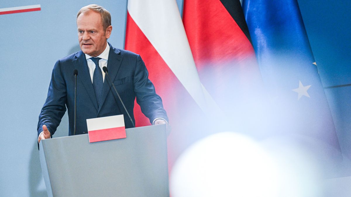 Sistergős pofonba szaladt bele Donald Tusk – erre akár a koalíció is rámehet