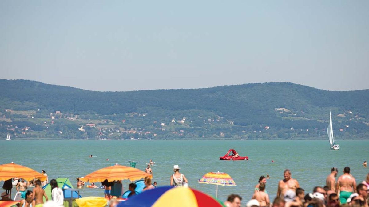 Rengett a föld a Balatonnál