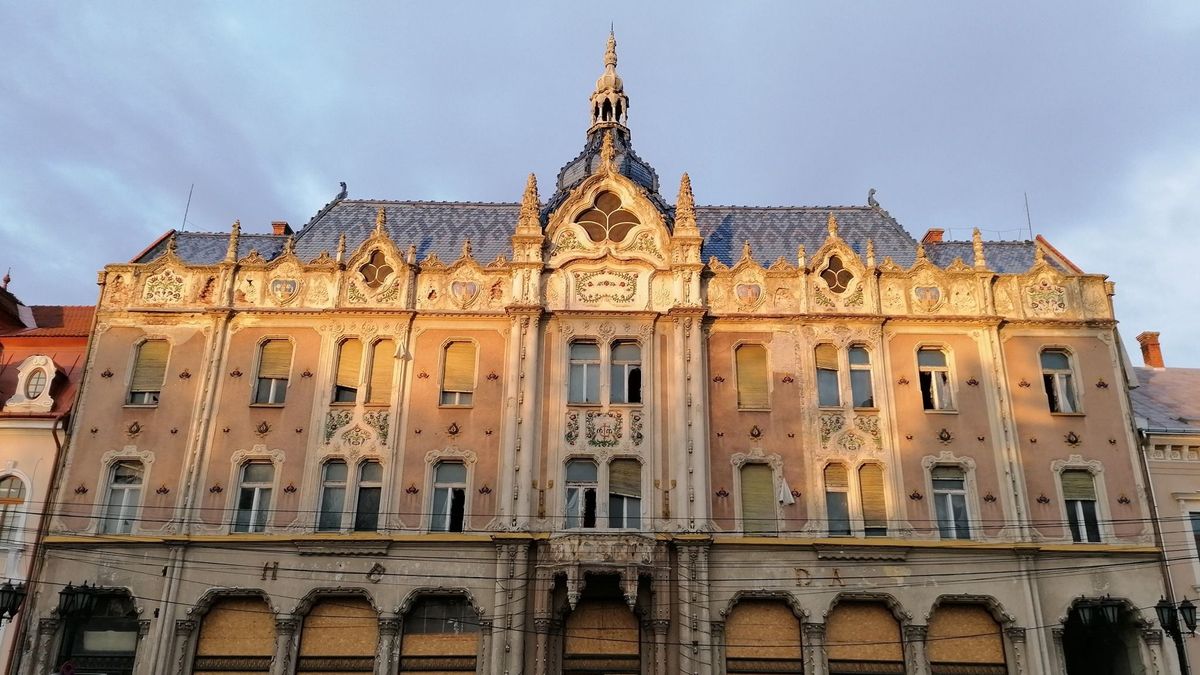 Tűz ütött ki a szatmárnémeti Pannónia Szállóban, a polgármester körültekintőbb őrzést kért