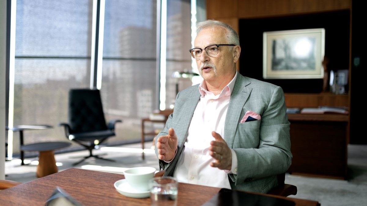 Hernádi Zsolt: Mondják, meddig kell még fenntartani a „rendkívüli” különadókat? Mikor lesz újra normalitás?!