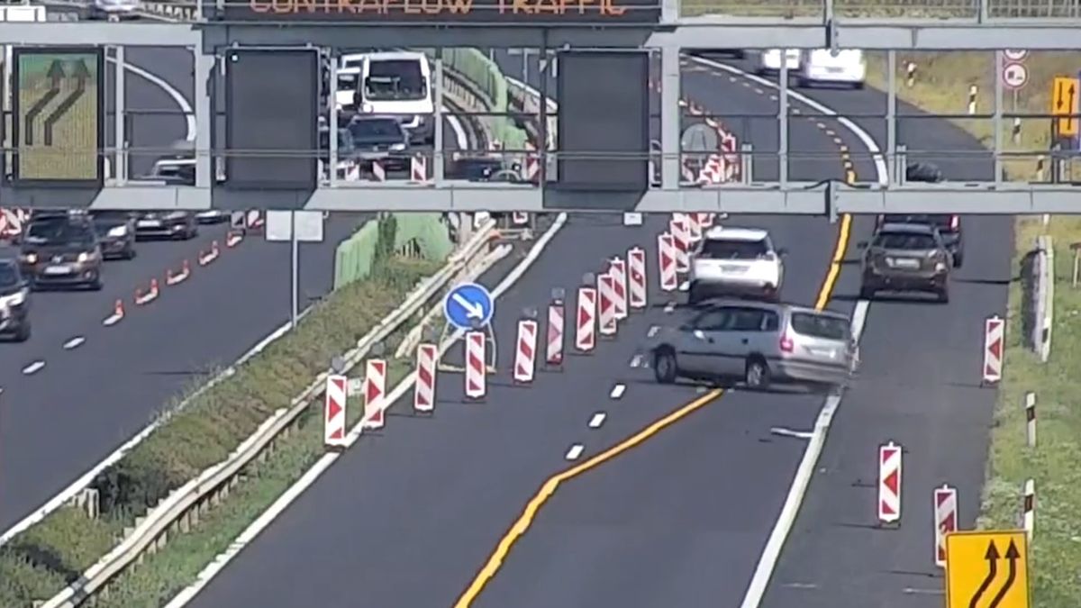 Akkora balesetet rögzített a biztonsági kamera az M1-esen, hogy csak fogjuk a fejünket