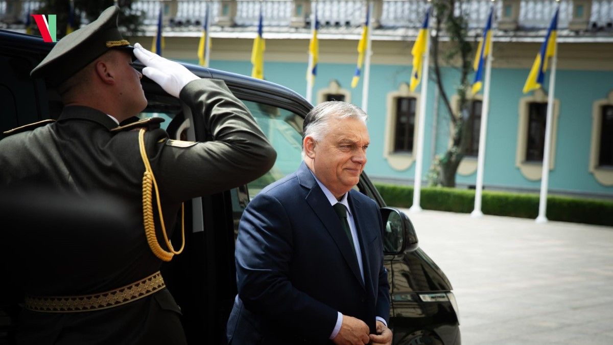Francia lap: Orbán vissza akarja adni Európa nagyságát