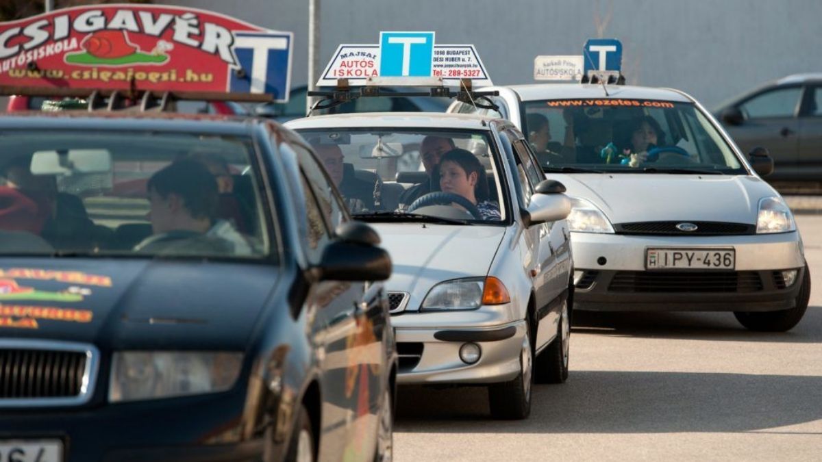 Családtaggal is vezethessen egy tanuló?
