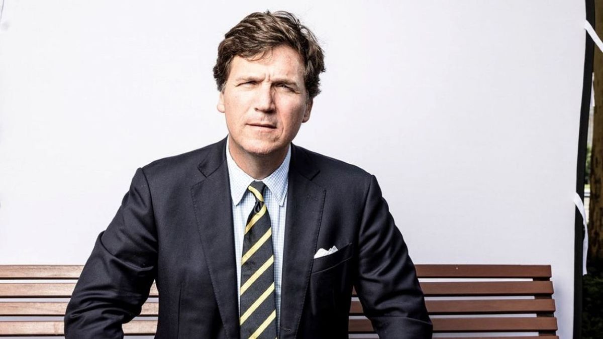 Interjú helyett csak arrogáns reakciót adtak Zelenszkijék Tucker Carlsonnak