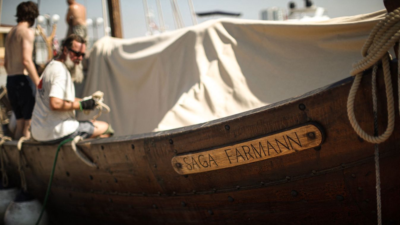 "Saga Farmann" replica of the Viking ship prepares for visitors in Istanbul