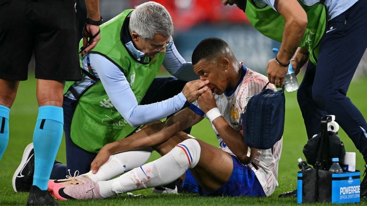 Mbappé maszkját felpróbálta egy csapattársa – elmondta, mit érzett!