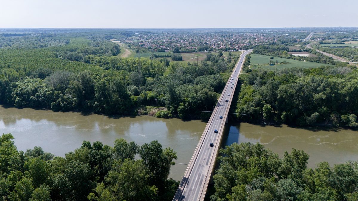 Lázár János újabb nagyszabású hídépítést jelentett be