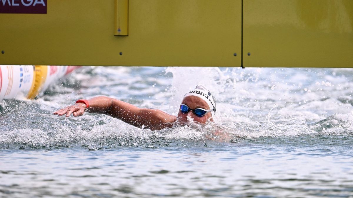 „Beveszek egy kis adag antibiotikumot, ami segít megelőzni a hasmenést” – így készül a Szajnában való úszásra az olimpiai bajnok klasszis