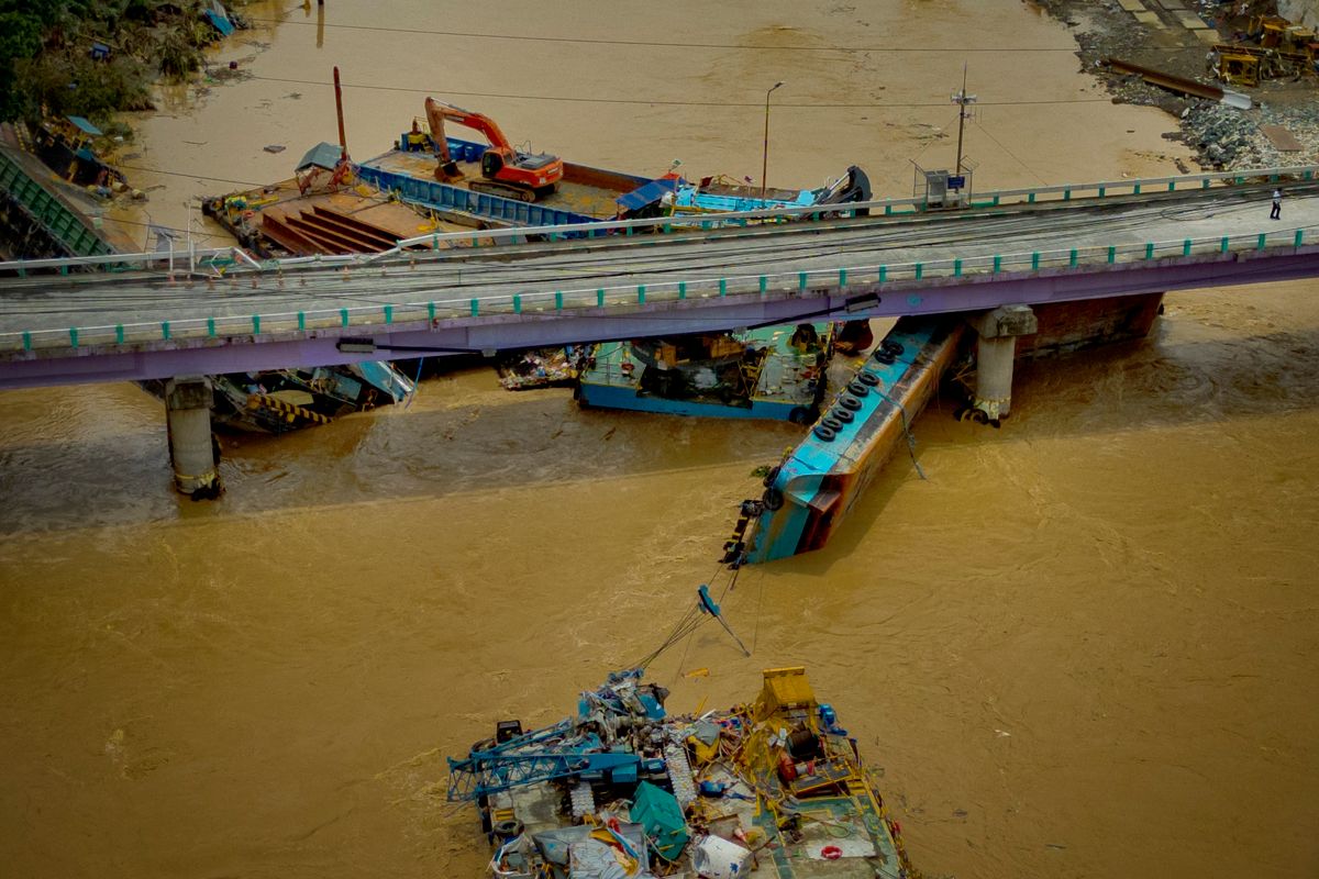 Typhoon Gaemi Brings Flooding To Manila