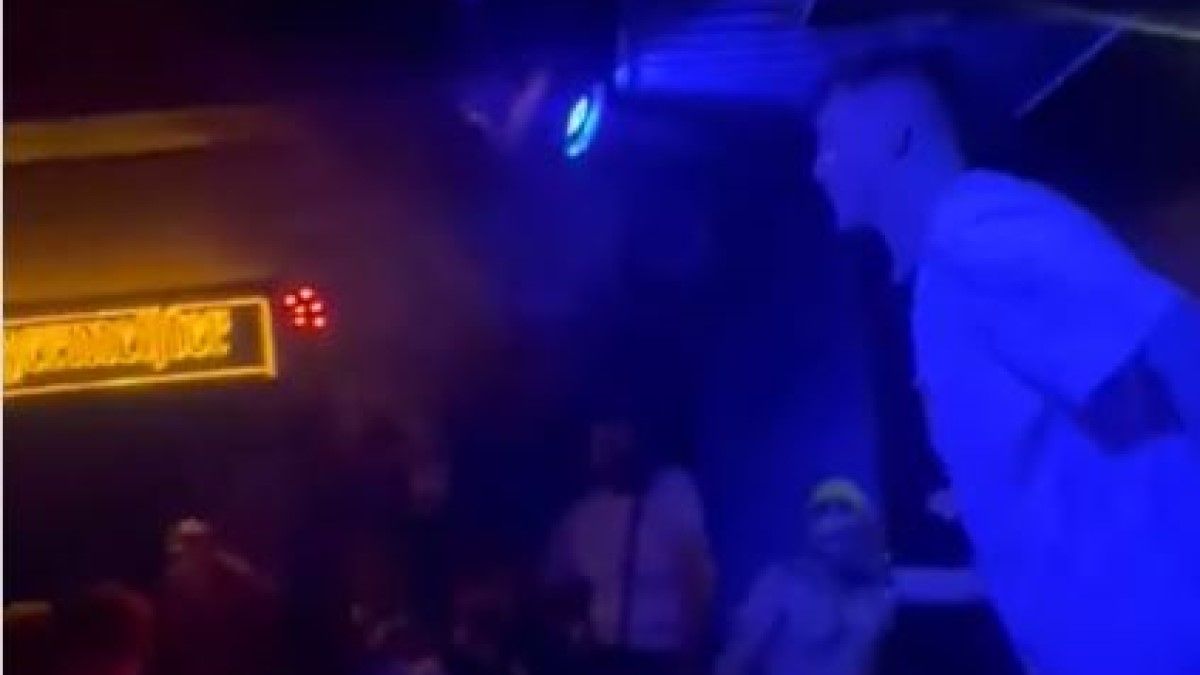 Tel Aviv bombázásáról énekelt egy rockzenekar, a közönség tombolva fogadta (VIDEÓ)