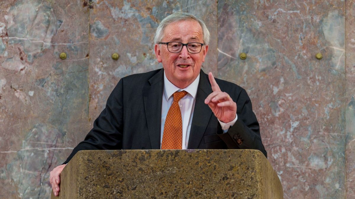 „Maximálisan kényelmetlennek” találja Orbánék új pártcsaládját Juncker