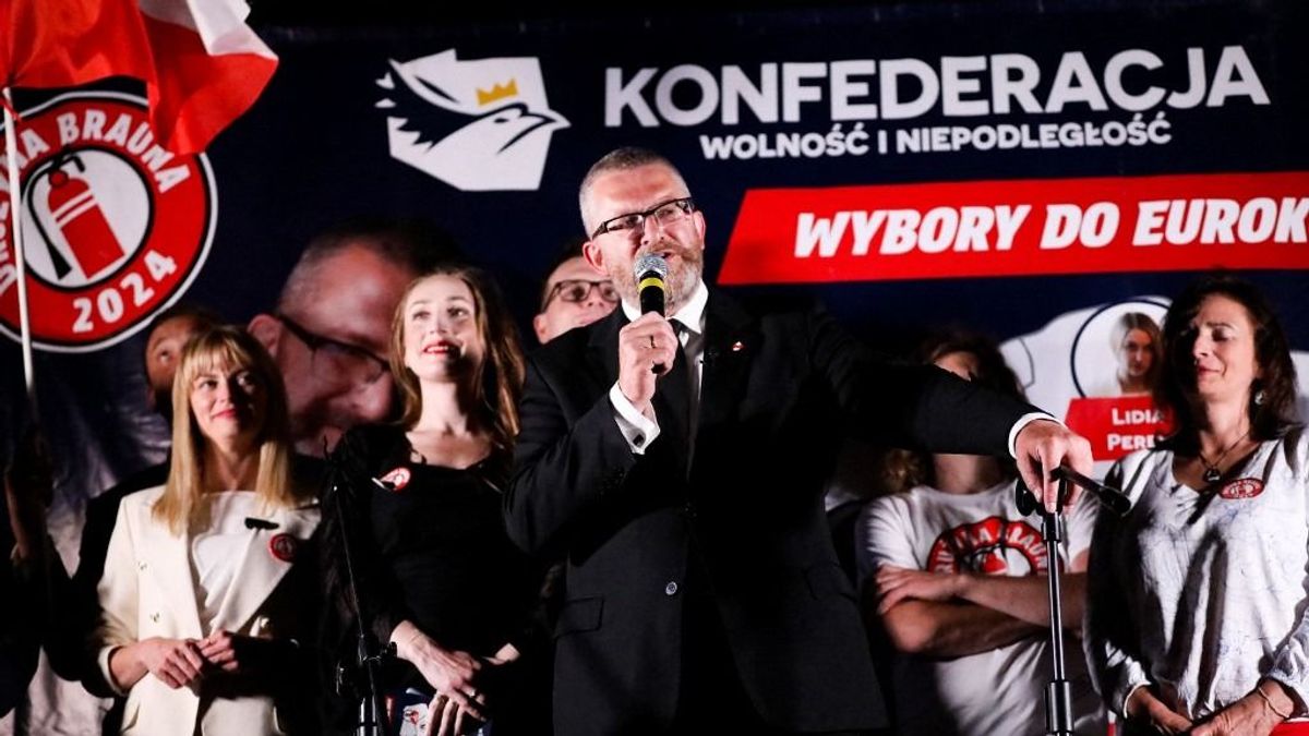 Lengyelek is csatlakozhatnak Orbán pártcsaládjához