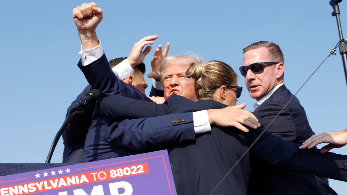 Máris tetoválás lett az ellőtt fülű Trumpból (VIDEÓ)