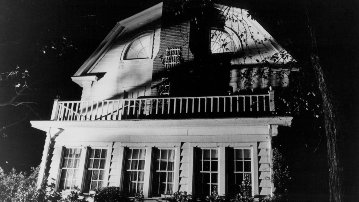 45 éve, hogy egy rémült pap menekült ki az Amityville-i házból