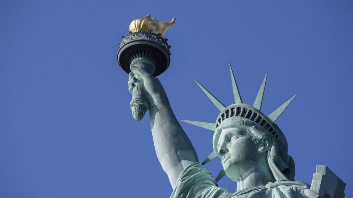 Hatalmas a nyomás: migránsok lepik el a New York-i szállodákat, ráadásul az egészet az adófizetők állják