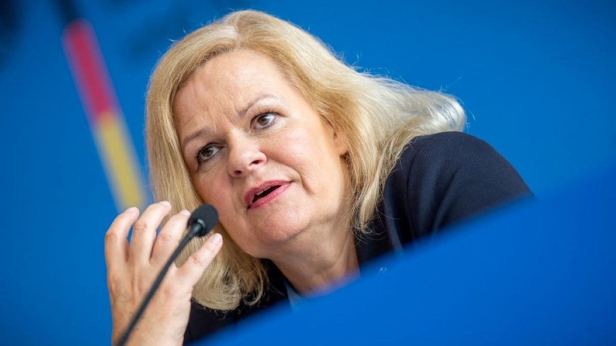 Betiltottak egy jobboldali folyóiratot Németországban