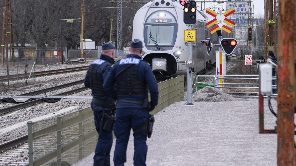 Pokolgépet és drogot szállító párt tartóztattak le a stockholmi főpályaudvaron