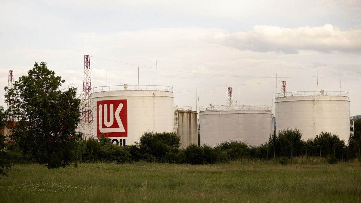 Kimondta az ukrán vezér a Lukoil-ügyben: Magyarország ugyanannyi olajat kapott, mint korábban