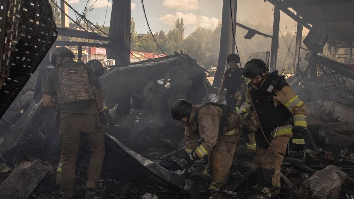 Szupermarketet bombáztak az oroszok, Zelenszkij azonnal reagált (VIDEÓ)