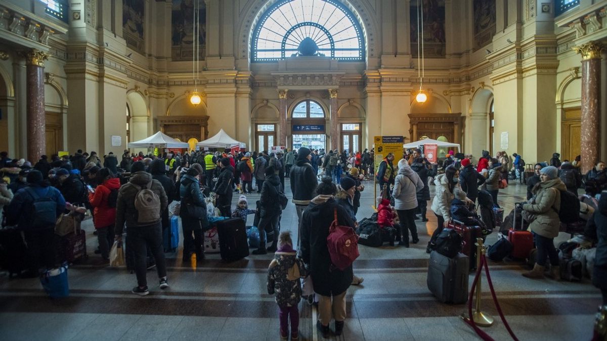 Több mint érdekes a helyzet: miközben mi megnyitunk egy sosemvolt ukrán iskolát, ők bezárják az őshonos magyarok iskoláit, betiltják a magyar nyelvet