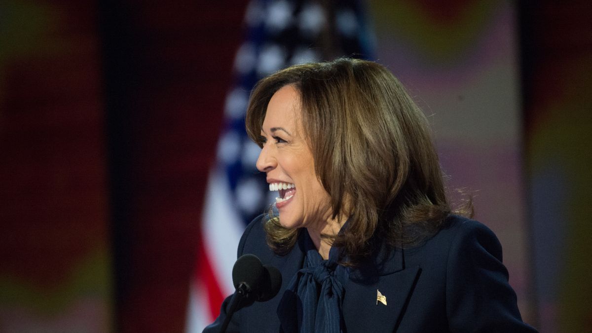 Ennyire futotta: Trumppal riogatott és a nép barátjának nevezte magát beszédében Kamala Harris