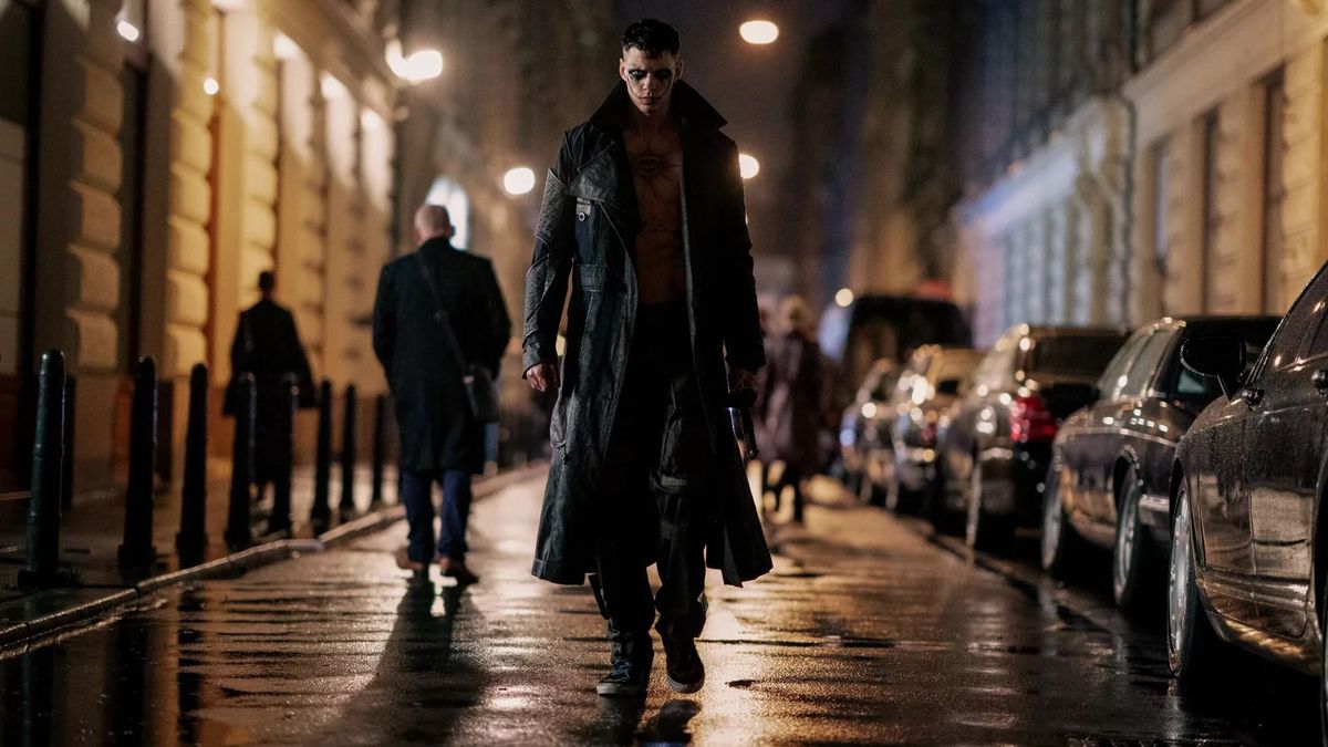 A holló filmkritika – akkor működik a legjobban, mikor szimpla erőszak-pornó