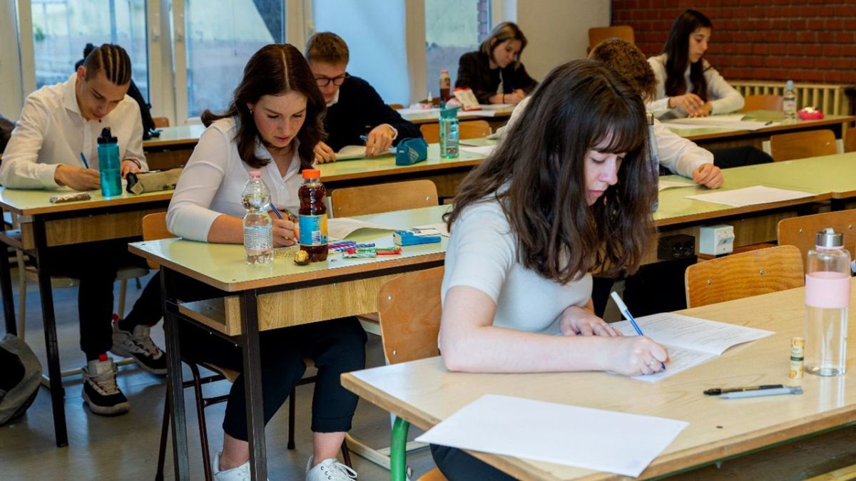 Kiderült: ekkor lesznek szünetek a következő tanévben