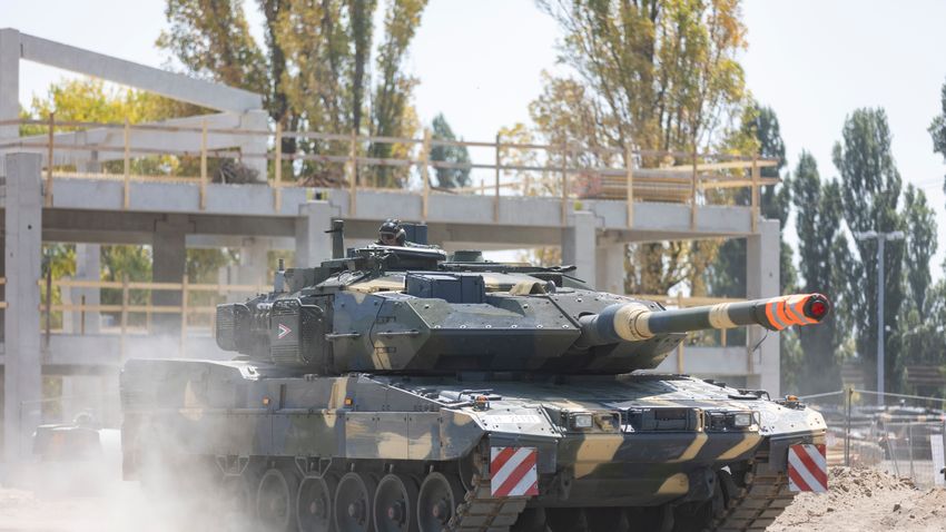 Bevetésen a Magyar Honvédség Leopard 2A7HU-a